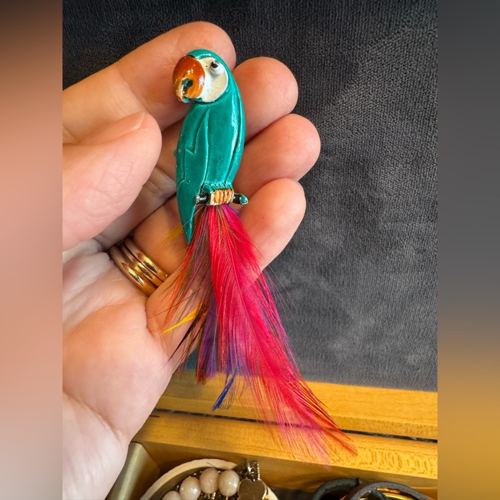 Art deco, parrot brooch